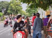 Ratusan Takjil Gratis di Bagikan Oleh Komunitas Grab Mobil Samar Pemalang