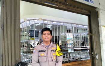 Anggota Polsek Pasar Kemis Polresta Tangerang Patroli Ke Toko Emas Dan Obyek Vital.