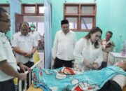 Saling Berbagi, Bupati Pakpak Bharat Bagikan Ratusan Parcel Ramadhan di RSU Daerah Salak