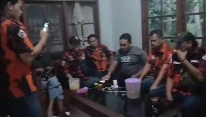 Oknum Kades Menganti Kebumen Merangkap Anggota Ormas Diduga Intimidari Wali Murid dan Ketua LPKSM Kresna Cakra Nusantara Kebumen