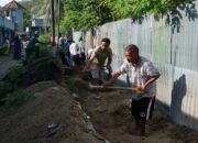 Bersihkan Lingkungan, Warga Binaan Lapas Gorontalo Bantu Warga Sekitar