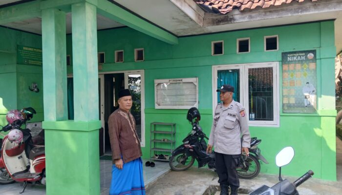 Sapa Tokoh Masyarakat Kanit Binmas Polsek Rangkasbitung Polres Lebak Sampaikan Pesan Kamtibmas