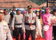 Penyerahan Pataka Polda Banten Warnai Upacara Welcome dan Farewell Parade Kapolda Banten,