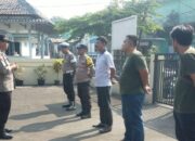 Mengawali tugas rutin, Kanit Binmas Polsek Kresek pimpin Apel Pagi di halaman Mapolsek Kresek.