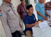 Anggota Polsek Banjarsari melaksanakan kegiatan sambang di Desa Cibaturkeusik