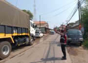 Personil Polsek Puloampel Polres Cilegon Gelar Strong point/Gatur lalin Pagi Melayani Masyarakat,