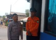 Bhabinkamtibmas Polsek Ciwandan Polres Cilegon Sambangi Petugas Palang Pintu Kereta,