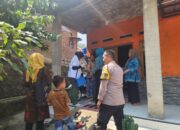 Bhabinkamtibmas Polsek Bojonegara Polres Cilegon Polda Banten Menyampaikan Himbauan Untuk Ibu-ibu Saat Sambang Ke Posyandu,