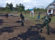 Ciptakan Kedamaian Melalui Toleransi Beragama, Satgas Pamtas Yonif 726/Tml Bersihkan Gereja Katolik Santa Bernadetha Bersama Warga Kampung Sipias