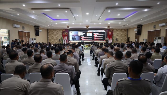 Kapolda Banten Sampaikan Commander Wish Kepada Personel Polda Banten