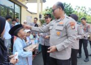 Polres Jakut Berikan Santunan & Makan Siang Gratis bagi Anak Yatim