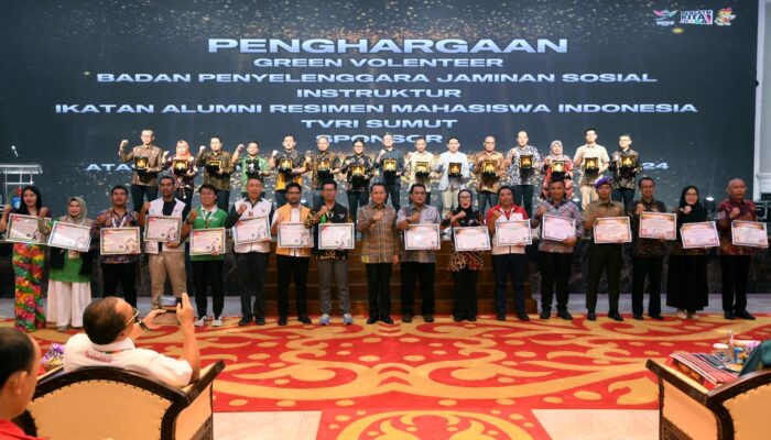 Pj Gubernur Sumut Terima Penghargaan Rekor Muri Atas Pelaksanaan PON XXI Sumut