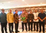 Menkominfo Terima Penghargaan atas Dukungan Media Center PON XXI Aceh – Sumut