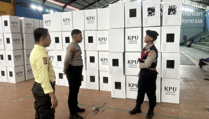 Patroli Presisi Satsamapta Polres Kapuas Melaksanakan kegiatan Patroli Ke Gudang Logistik,Rumjab Bupati, KPU dan BAWASLU Kab. Kuala Kapuas.