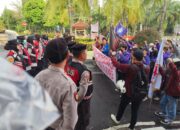 Staf Sikeuangan Amankan Aksi Unras BEM Kabupaten Tangerang.