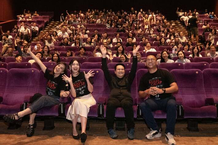 Dokumentasi Fans Komunitas Pemain Film Kuasa Gelap Kunjungi Mall @ Alam Sutera