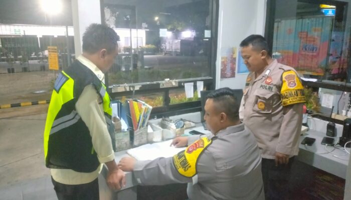 Sambang Dialogis,Bhabinkamtibmas Ds Kertasana Polsek Bojonegara Polres Cilegon Sampaikan Pesan-pesan Kamtibmas ke security