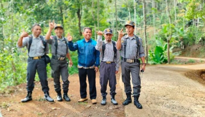 Sentra Gakkumdu Kabupaten Tasikmalaya Harus Tindak Tegas Oknum Kades Tenjowaringin Kecamatan Salawu Beserta Sejumlah Oknum Linmas Yang Diduga Dukung Paslon Bupati dan Wakil Bupati Nomor Urut 3