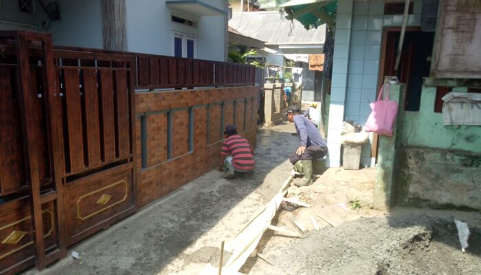 Pembangunan Betonisasi Jalan Lingkungan Di Kampung Cileungsir Dorong Kemajuan Infrastruktur Desa Ciadeg