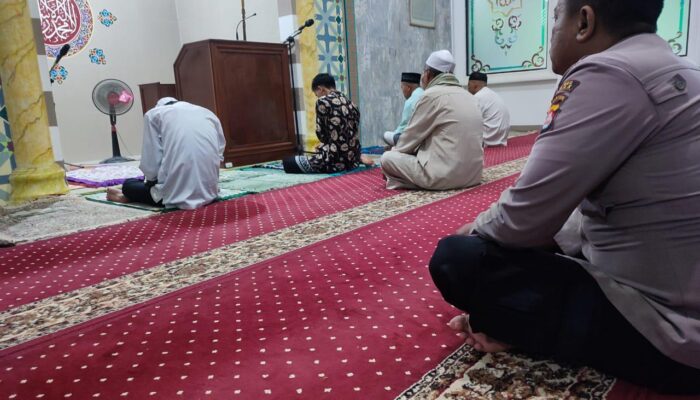 Anggota Polsek Sajira Polres Lebak Laksanakan Safari Sholat Subuh Berjamaah