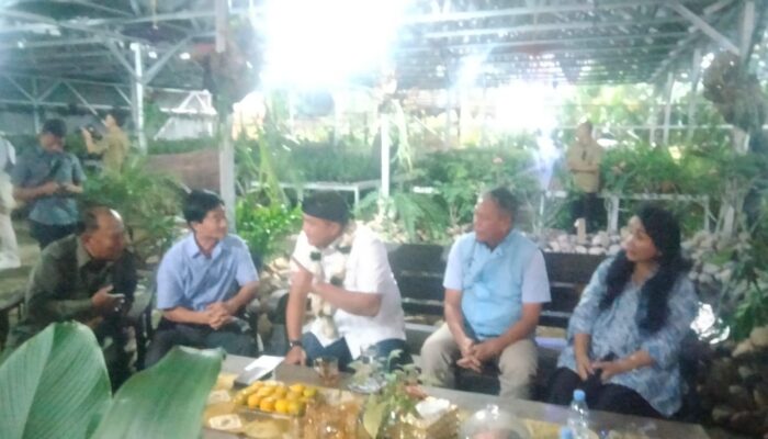 Calon Bupati Bogor Rudi Susmanto Temui 30 UMKM Petani Tanaman Hias di Ciburuy