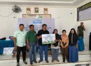 PT Sinar Karsa Pangkatan Memberi Bantuan Perlekapan Sekolah Kepada Murid Kurang Mampu Tingkat SD SMP SMA Dari Kelas 1 Sampai Tamat Dan Bibit Ikan Lele Di Desa Tanjung Harapan