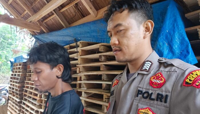 Laksanakan Sambang Kepada Masyarakat, Bhabinkamtibmas Polsek Cimarga Polres Lebak Sampaikan Himbauan Kamtibmas