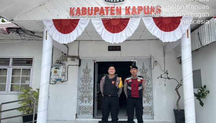 PATROLI PRESISI SATSAMAPTA POLRES KAPUAS MELAKSANAKAN KEGIATAN PATROLI DI DIALOGIS SEPERTI GUDANG LOGISTIK,RUMJAB BUPATI,KPU DAN BAWASLU DI KAB.KUALA KAPUAS.