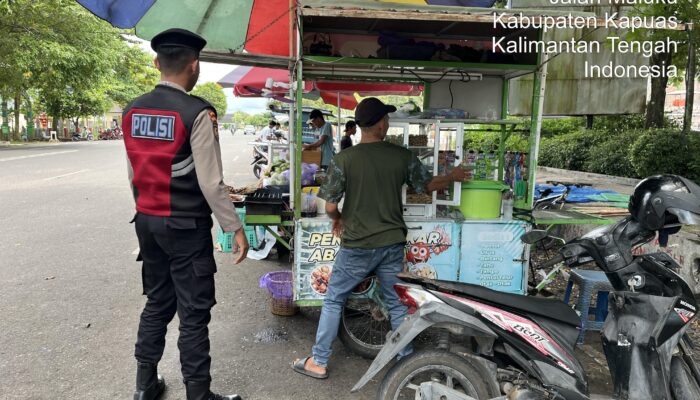 PATROLI PRESISI SATSAMAPTA POLRES KAPUAS MELAKSANAKAN KEGIATAN PATROLI KE BEBERAPA TRMPAT SEPERTI DI JL.MALUKU KAB.KAPUAS.