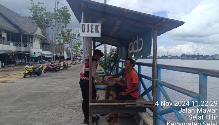 PATROLI PRESISI SATSAMAPTA POLRES KAPUAS MELAKSANAKAN GIAT PATROLI KE BEBERAPA TEMPAT SEPERTI DI JL.JEND SUDIRMAN DI KAB.KAPUAS.