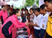 Kunjungan Ketua Umum Bhayangkari Ny. Juliati Sigit Prabowo ke Polres Kupang, Berikan Bantuan Kemanusiaan