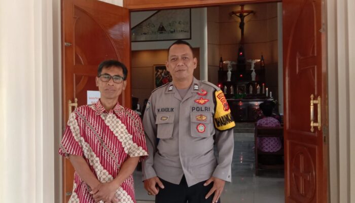 Bhabinkamtibma Wilkum Polsek Megamendung. Giat Cooling Sistem Laksanakan Pengamanan Ibadah Minggu Umat Nasrani Gereja Youkubus Rosuul