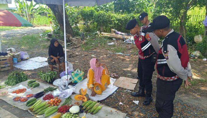 PATROLI PRESISI SATSAMAPTA POLRES KAPUAS MELAKSANAKAN GIAT PATROLI KE BEBERAPA TEMPAT SEPERTI DI JL.PEMUDA DI KAB.KAPUAS.