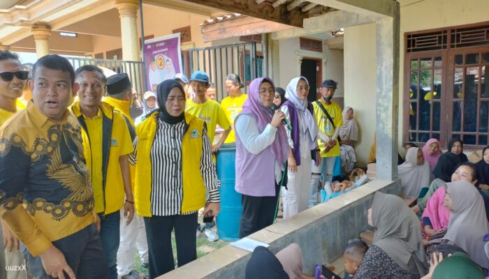  Intan Nurul hikmah cabup wakil bupati Paparkan Program Pembangunan di Hadapan Warga Kronjo.