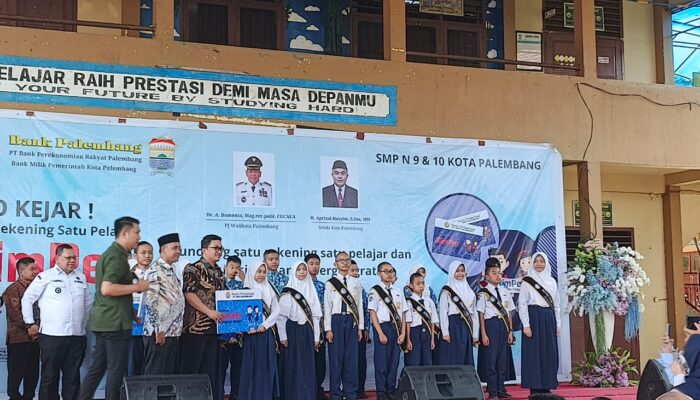 Lauching Satu Rekening Satu Pelajar Dan Simulasi Makanan Gizi Gratis Di SMPN 10 Palembang