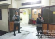 Baik Siang Dan Malam Hari Anggota Personil Polsek Kapuas Barat Juga Gencar Perketat Keamanan disekitar Mako Serta Lakukan Patroli Malam