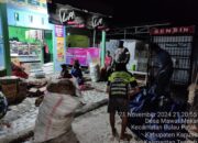 ANGGOTA POLSEK PULAU PETAK LAKSANAKAN PATROLI MALAM, GUNA MEWUJUDKAN KAMTIBMAS KONDUSIF DI WILAYAH KECAMATAN PULAU PETAK