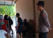 Bhabinkamtibmas Polsek Rangkasbitung Polres Lebak Temui Pengunjung Kolam Renang BIM