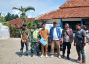 Anggota Polsek Rangkasbitung Polres Lebak Kawal Pendistribuasian Logistik Pilkada 2024