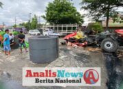 Truk Trailer Bermuatan Coil Baja Hancur di Rembang Akibat Rem Mendadak