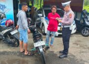 Tekan Pelanggaran, Satlantas Polres Kapuas Beri Teguran Simpatik ke Pelanggar Lalu Lintas