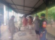 Pemantauan dan Himbauan Waspada Bencana Alam oleh Babinsa Desa Baru, Sertu Syamsu Wijaya