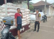 BHABINKAMTIBMAS POLSEK PURWAKARTA MONITORING PUPUK BERSUBSIDI DUKUNG PROGRAM ASTA CITA NASIONAL