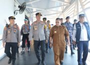 Kapolres Cilegon damping Kapolda Banten dan Pj. Gubernur Banten Tinjau Kesiapan Nataru di Pelabuhan Merak