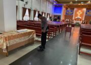 Jamin Keamanan Ibadah Natal, Brimob Kalteng Laksanakan Sterilisasi Gereja di Palangka Raya