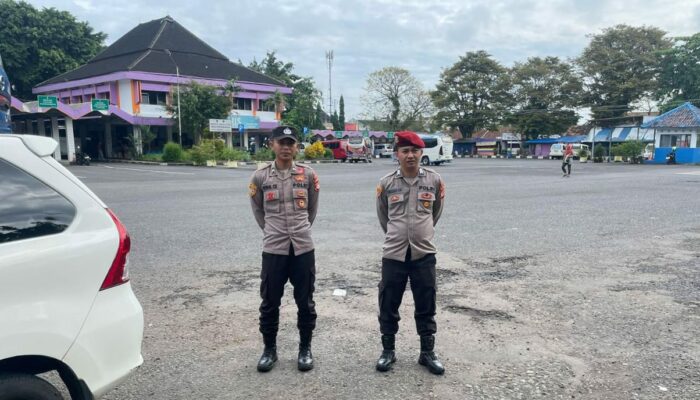 Petugas Pos Yan Ops Lilin Lodaya 2024 Polres Ciamis Patroli di Kawasan Terminal Ciamis