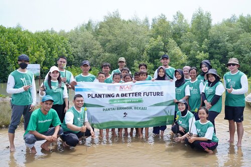 PT Mitra Adiperkasa PT MAP Aktif Adiperkasa Tanam Mangrove LindungiHutan Sumber VRITIMES.com