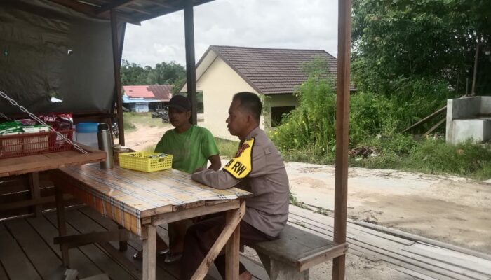 Patroli Kryd Obvit Polsek Manuhing Jaga Keamanan di Tumbang Talaken