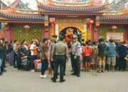 Polda Lampung Perketat Pengamanan Pembagian Angpau di Teluk Betung 9 Polda Lampung Perketat Pengamanan Pembagian Angpau di Teluk Betung