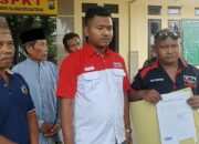 Tanah Yang di Jadikan Akses Jalan ke Musholla diserobot, Seorang kakek Bersarung lusuh di Dampingi Tim investigasi LIRA Jatim Mengadu ke Mapolres Probolinggo. 8 Tanah Yang di Jadikan Akses Jalan ke Musholla diserobot, Seorang kakek Bersarung lusuh di Dampingi Tim investigasi LIRA Jatim Mengadu ke Mapolres Probolinggo.
